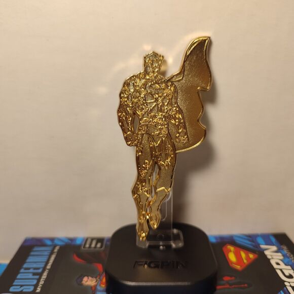 Superman Quest Mystery Enamel Pin Gold Super Rare FigPin Official Metal Badge - Picture 1 of 3